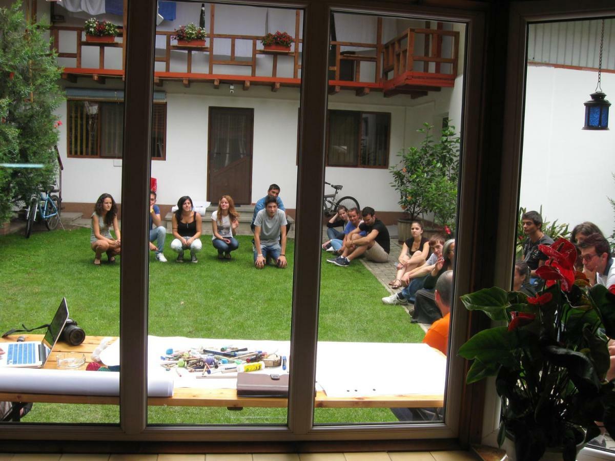Pensiunea Amo Vălenii de Munte Exterior foto