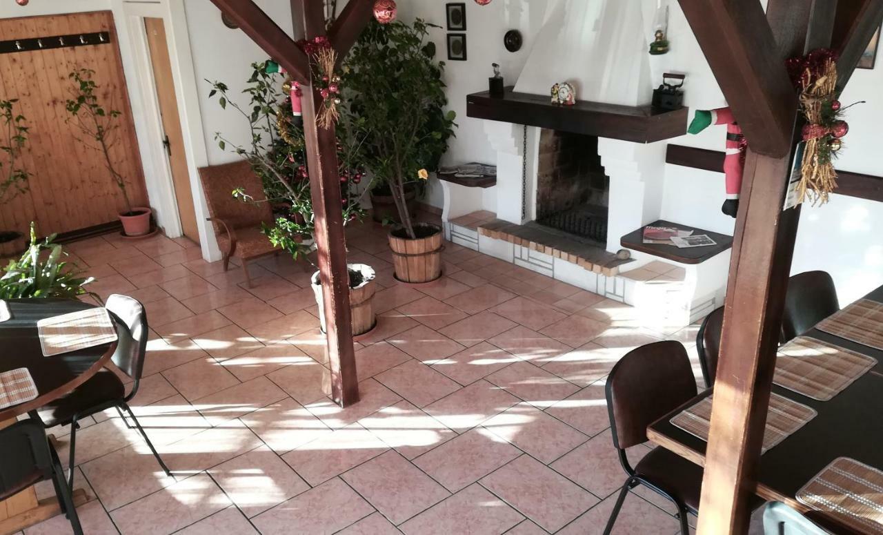 Pensiunea Amo Vălenii de Munte Exterior foto